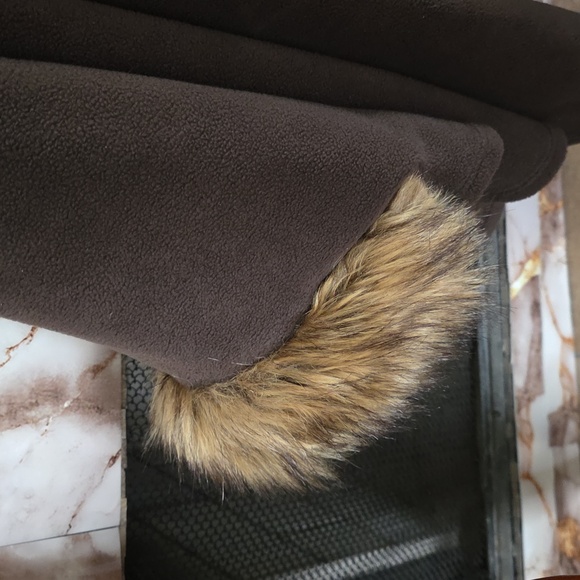 Elegant Brown Faux Fur Trimmed Cape Coat 🤎  PRE LOVED - Picture 3 of 6